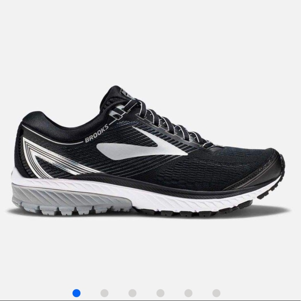 NIB NWT Brooks Cushion Me Neutral